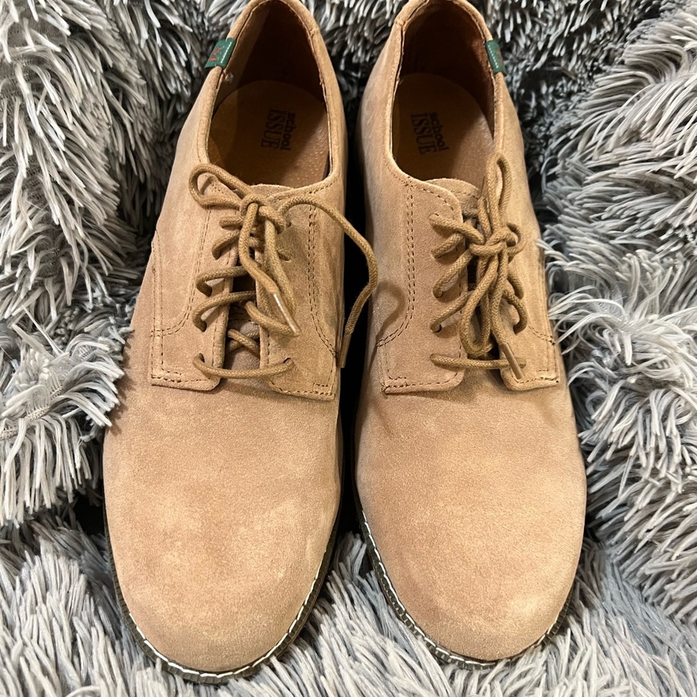 Eastland Buck Oxford/ Light Brown